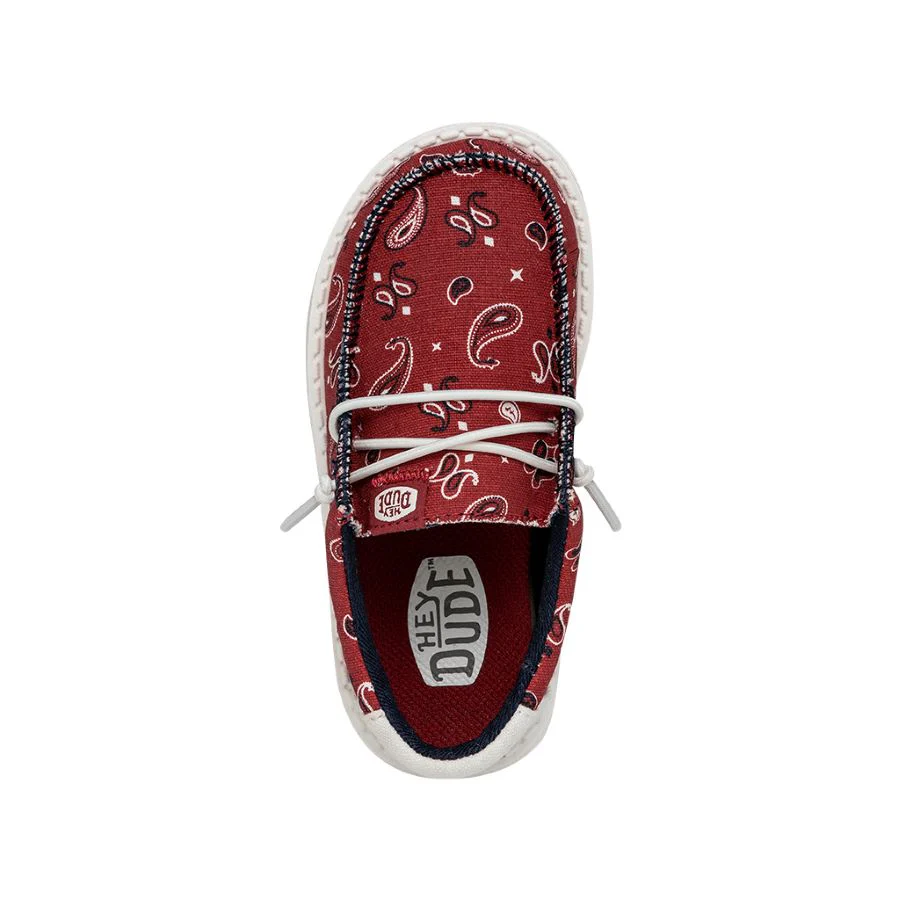 Lightweight sports shoes