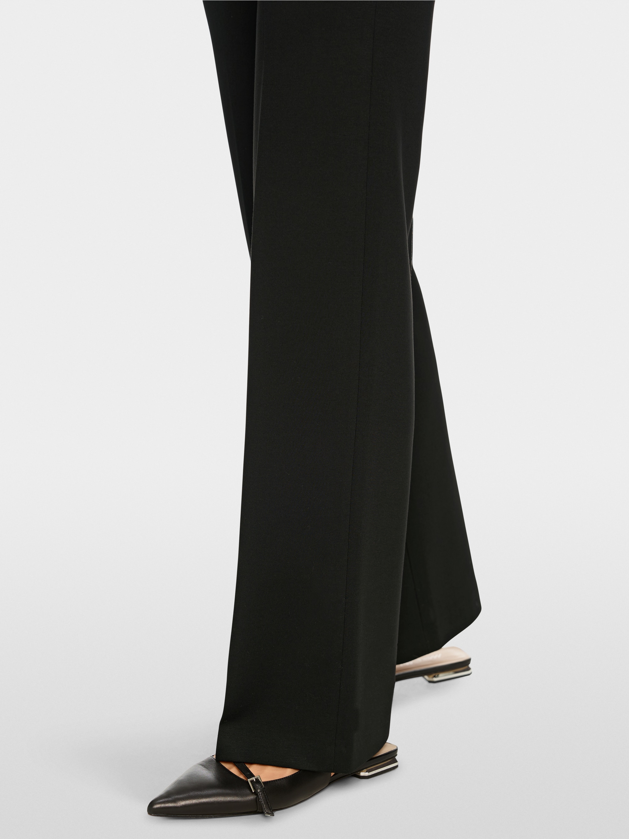 Marc-Cain Puddle pants model WINDER