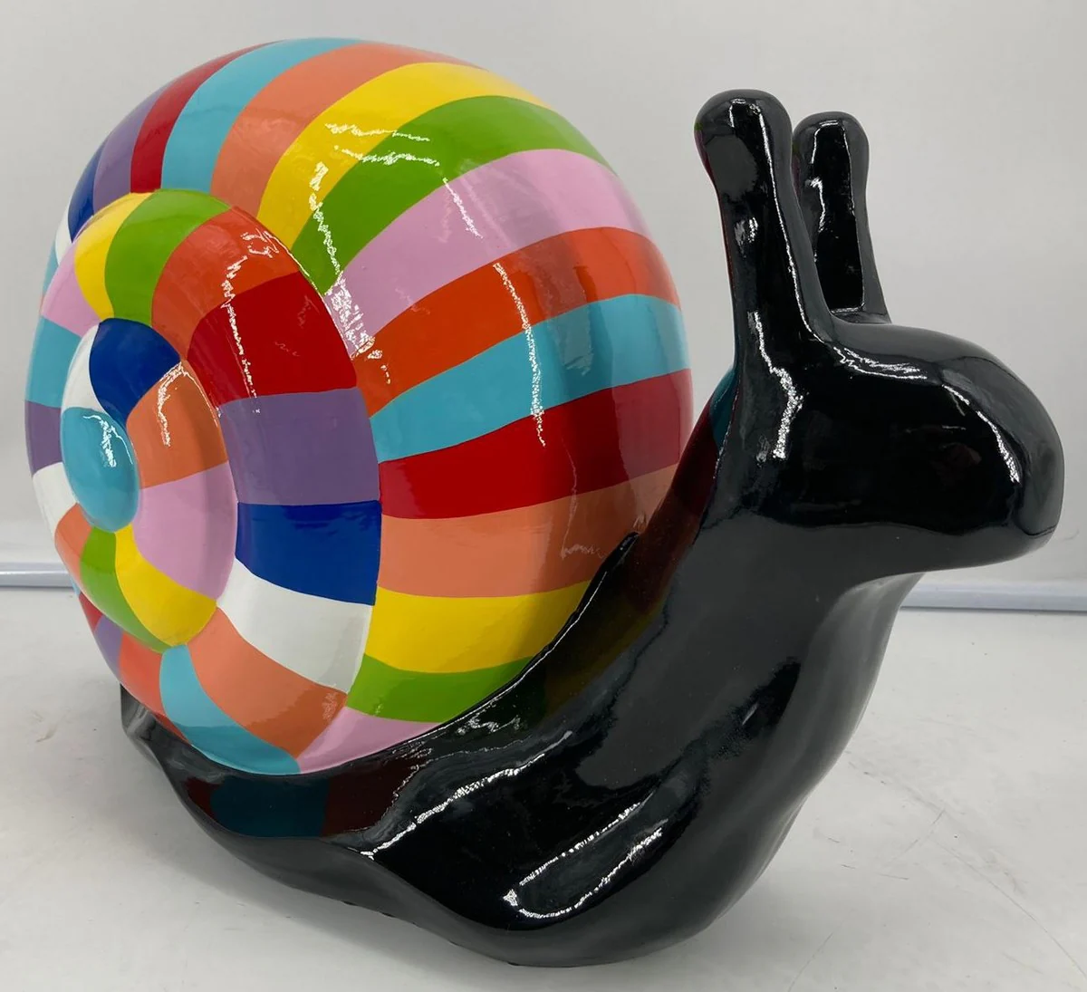 Casa Padrino escultura decorativa de diseño de lujo caracol multicolor / negro 51 x 25 x A. 35 cm - Figura decorativa XXL de jardín y terraza - Accesorios de decoración de jardín y terraza