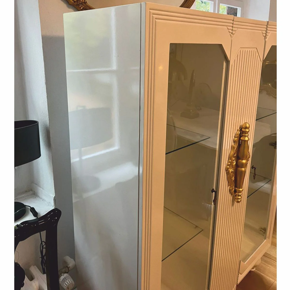 Casa Padrino vitrina barroco de lujo blanco / oro 125 x 49 x A. 169 cm - Pieza de exposici¨®n