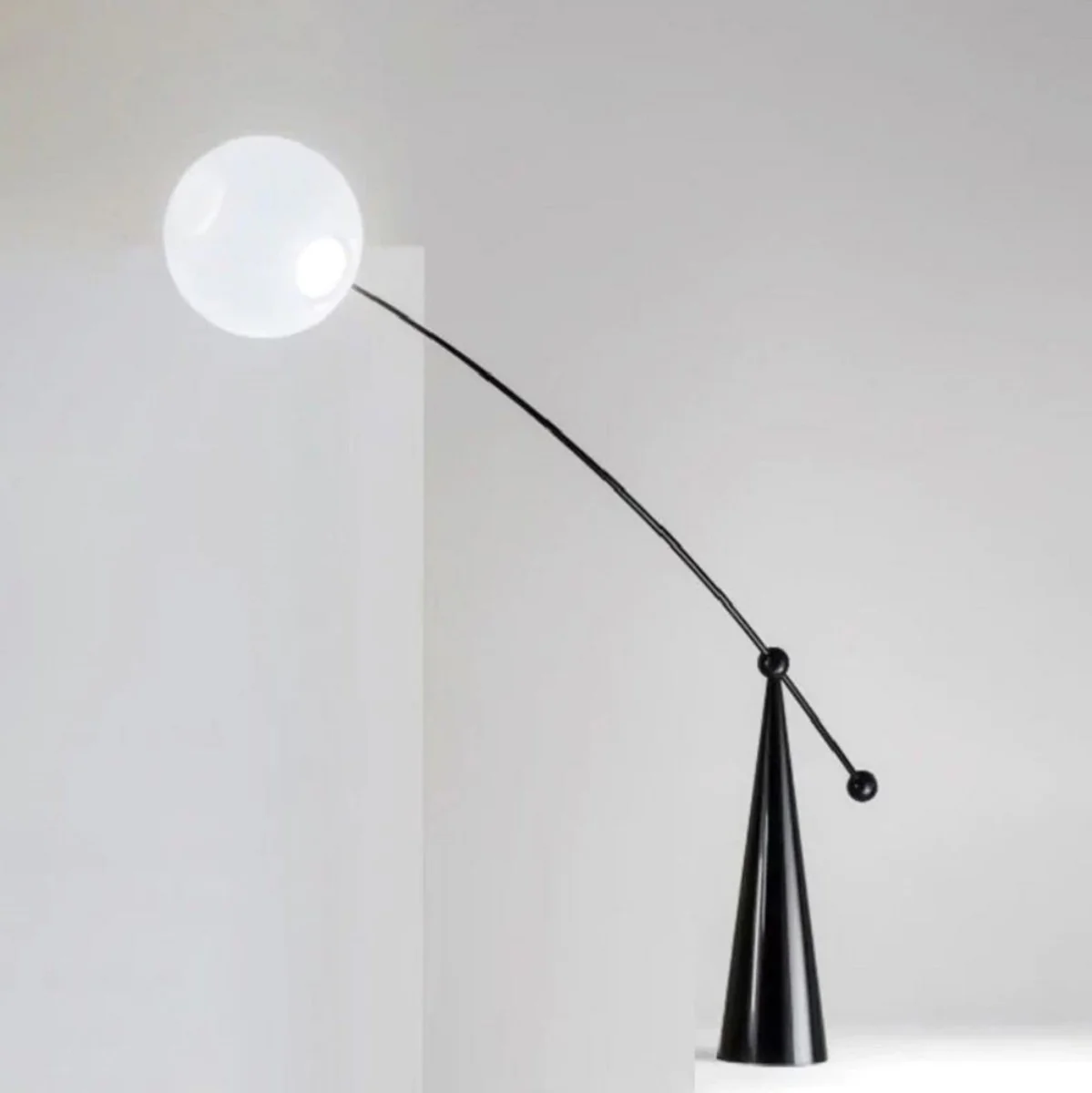 Casa Padrino lámpara de pie de diseño de lujo negro mate 156 x A. 176 cm - Lámpara de pie LED giratoria - Lámparas de pie LED de lujo - Luces LED de lujo - Muebles de lujo