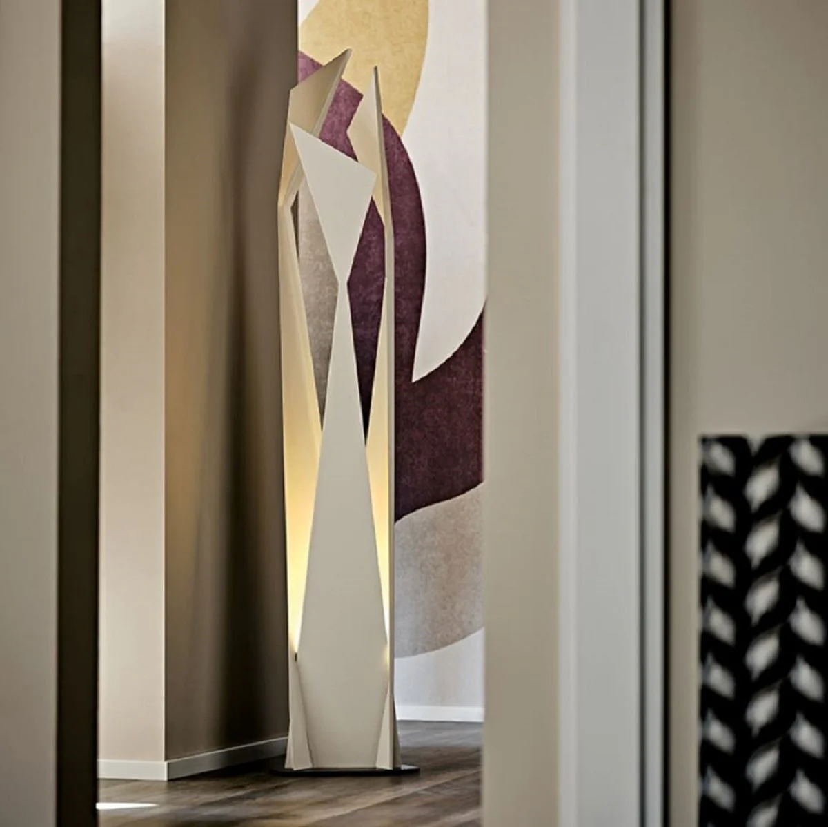 Casa Padrino lámpara de pie LED de diseño titanio / negro 47 x 40 x A. 204 cm - Lámpara de pie moderna de acero inoxidable - Lámpara de salón - Calidad de Lujo