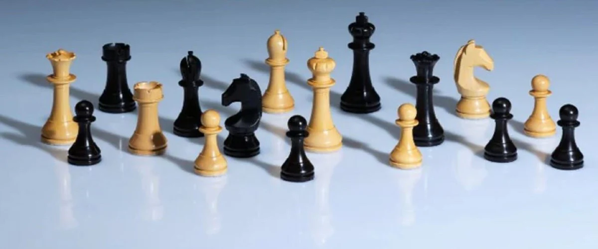 Casa Padrino conjunto de ajedrez de lujo 50 x 50 cm - Tablero de ajedrez de madera con piezas de ajedrez