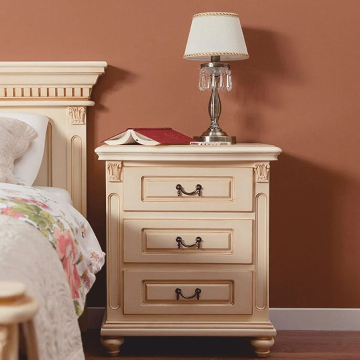 Casa Padrino mesita de noche barroco de lujo con 3 cajones crema Al. 70 cm - Muebles barrocos