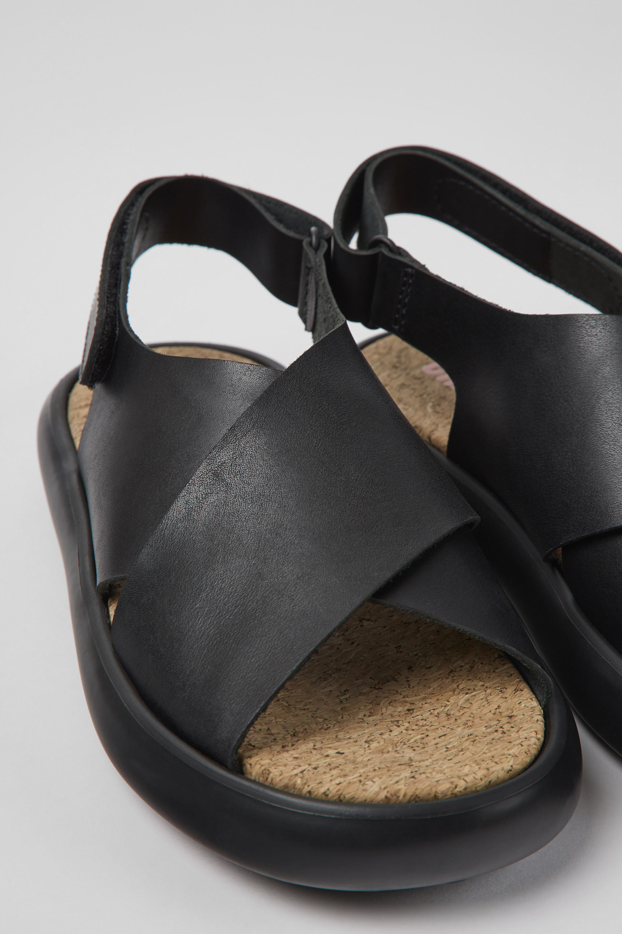 Pelotas Flota - Black leather sandals for women