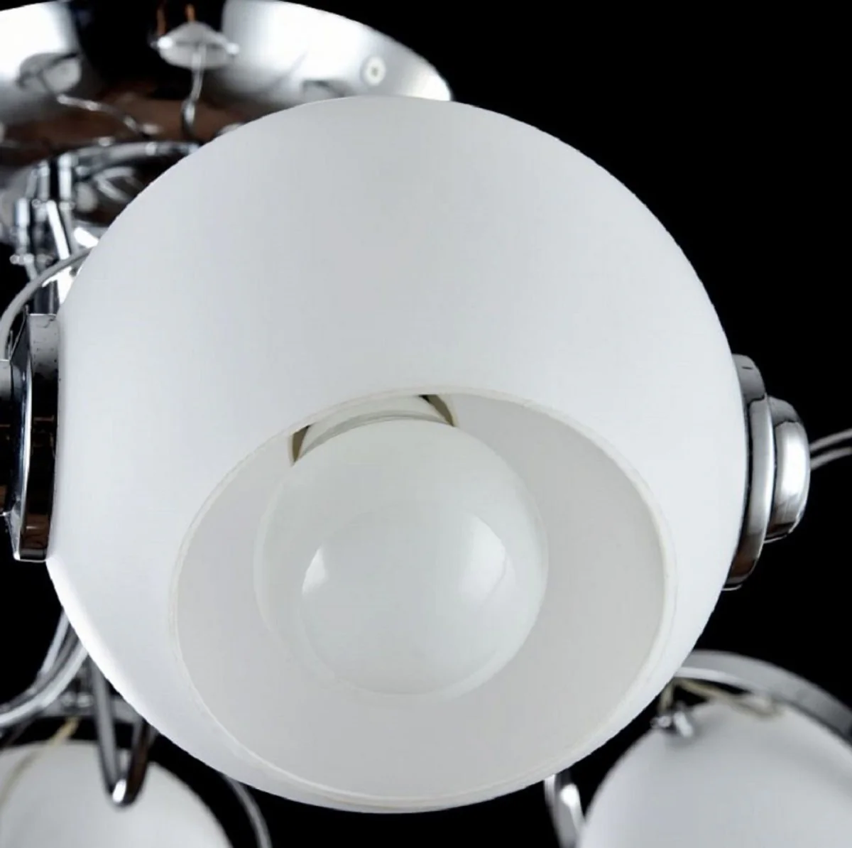 Casa Padrino lámpara de techo de diseño plata / blanco Ø 76 x H. 28 cm - Lámpara de Techo Moderna con Pantallas Esféricas