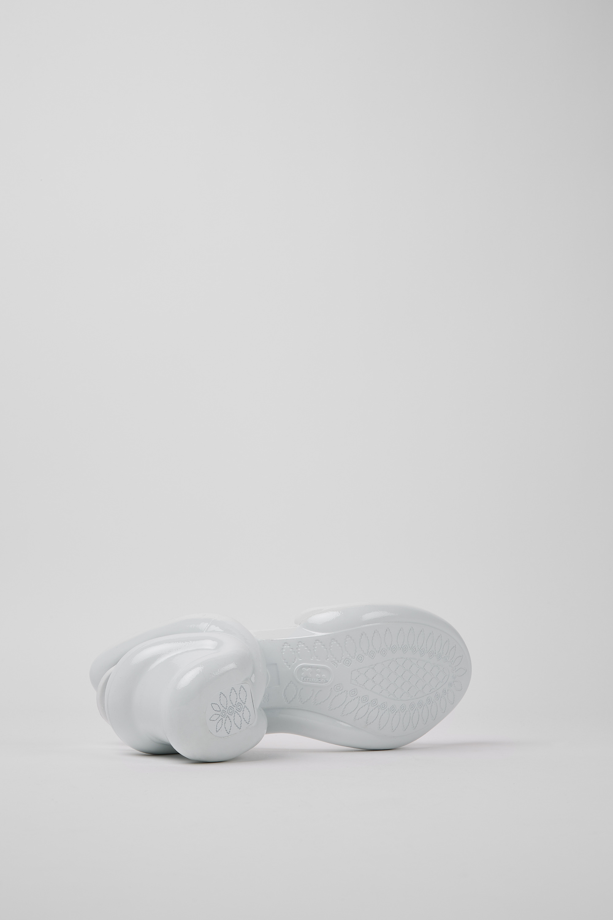 Kobarah - White unisex sandals