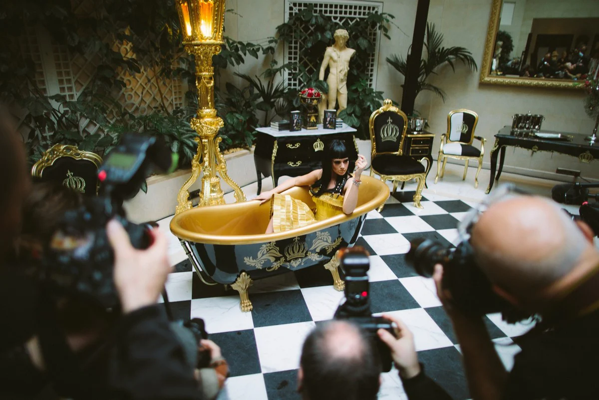 Pomp??s by Casa Padrino ba?era de lujo independiente de Harald Gl??ckler rosa / plata / blanco 1695mm con patas de le¨®n plateadas -PIEZA DE EXPOSICI¨®N-