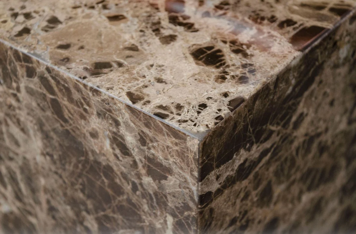 Casa Padrino mesa auxiliar de m¨¢rmol negro-gris y con pedestal dorado 40 x 40 x H. 50 cm - Deco de la Sala de Estar de Lujo