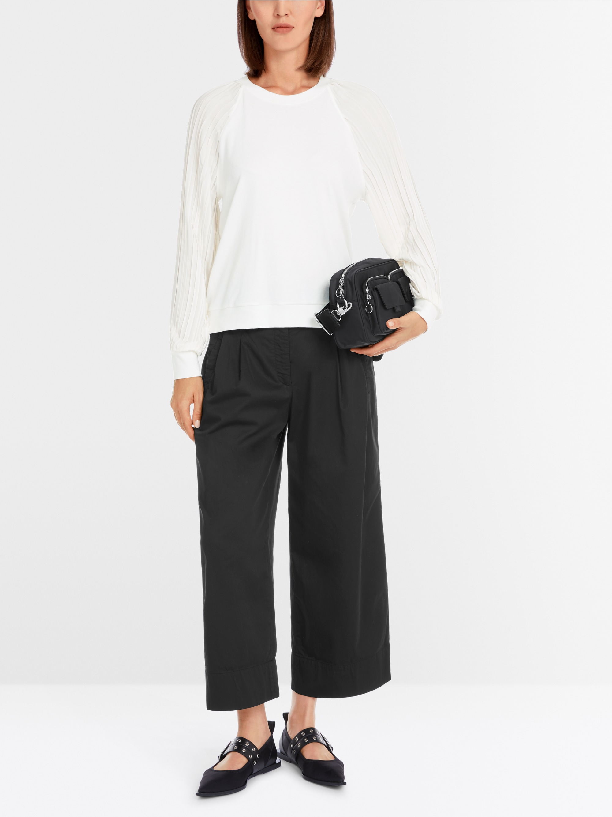 Marc-Cain Plain blouse with pleated sleeves