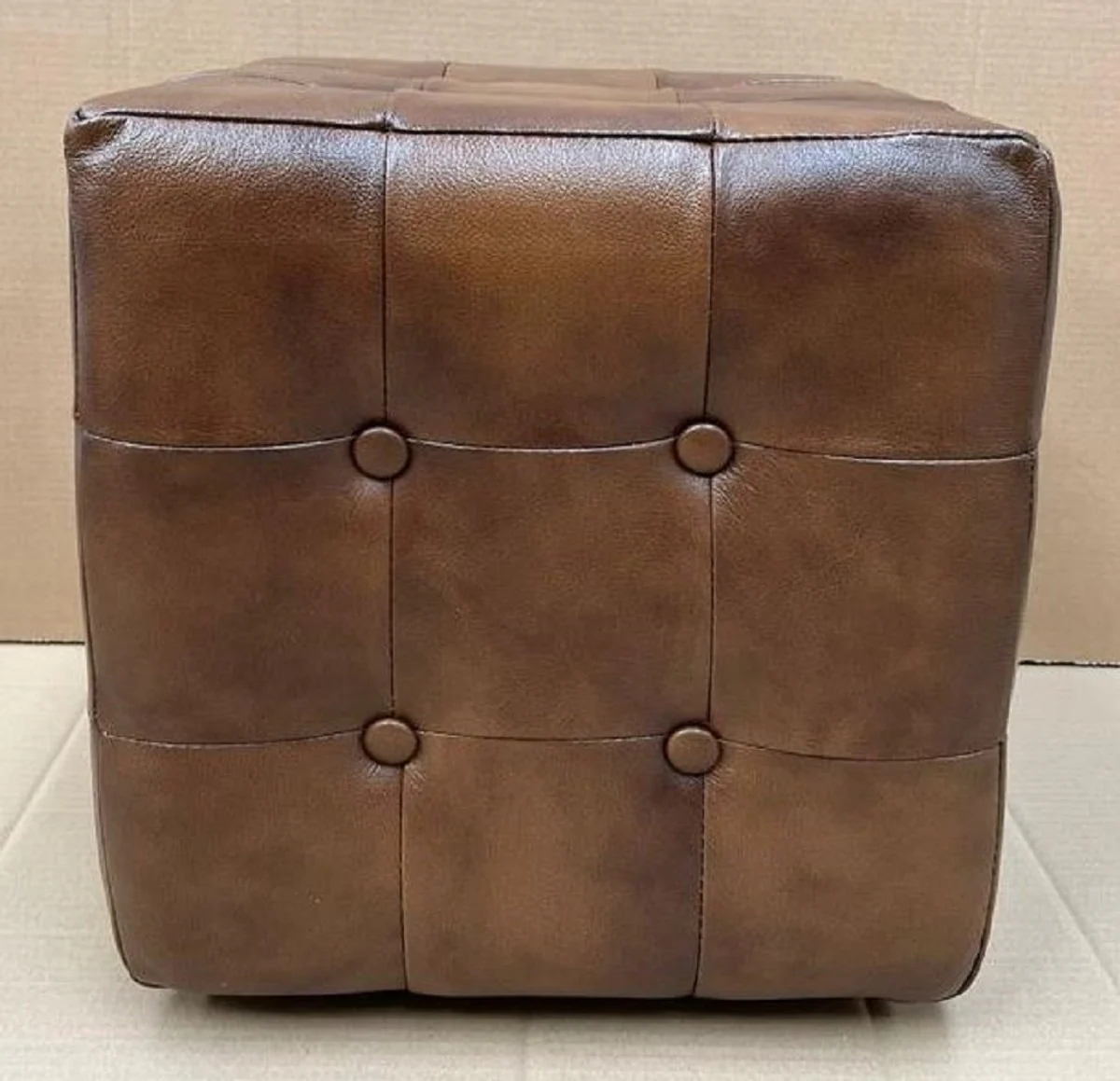 Casa Padrino Taburete de Cuero Chesterfield de Lujo Marron 40 x 40 x A. 40 cm - Reposapi¨¦s de Cuero - Taburete Cubo de Cuero - Muebles de Cuero Genuina - Muebles de Lujo