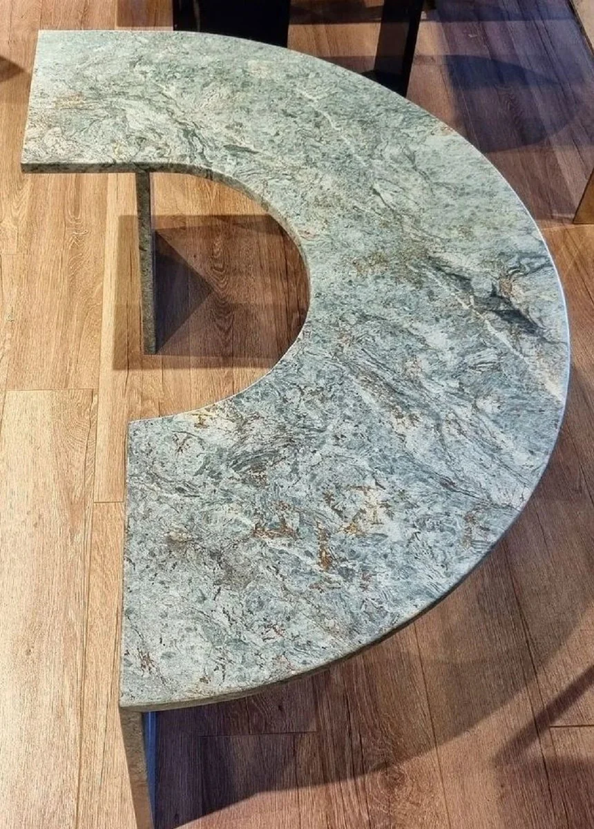 Casa Padrino mesa de centro de lujo gris 100 x A. 40 cm - Mesa de centro de m¨¢rmol curvada - Muebles de sal¨®n - Muebles de lujo - Muebles de m¨¢rmol - Interior de lujo - Interior de sal¨®n