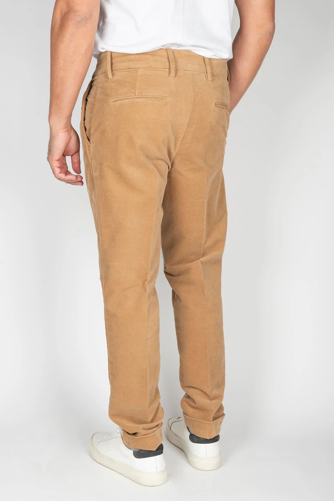Rivera-spain Pantalón pinzas Paul Miranda de pana camel