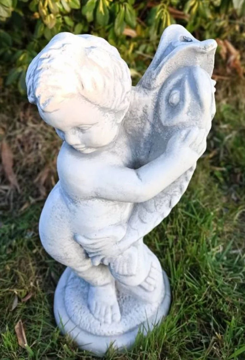 Casa Padrino escultura de gárgola Art Nouveau niño con pez gris A. 48 cm - Elegante figura de piedra de gárgola - Accesorios de Decoración de Jardín Barroco y Art Nouveau