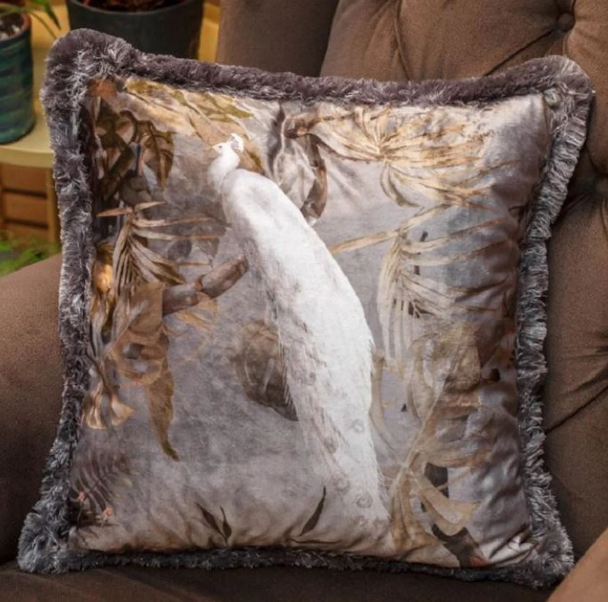 Casa Padrino almohada decorativa de lujo pavo real blanco en el bosque diseño gris / multicolor 45 x 45 cm - Almohada de terciopelo estampada con flecos - Almohada decorativa de lujo