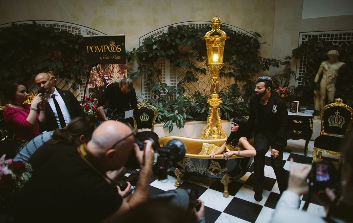 Pomp??s by Casa Padrino baroque lantern / floor lamp gold - Pomp??s baroque lantern designed by Harald Gl??ckler