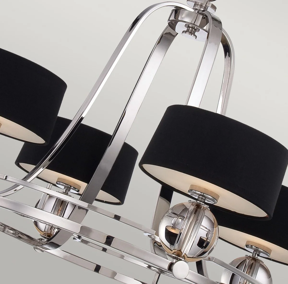 Casa Padrino lámpara de araña LED Art Deco de lujo plata / negro Ø 77,5 x A. 57,2 cm - Lámpara de araña redonda de metal con pantallas - Araña de salón - Luces Art Deco - Luces de lujo