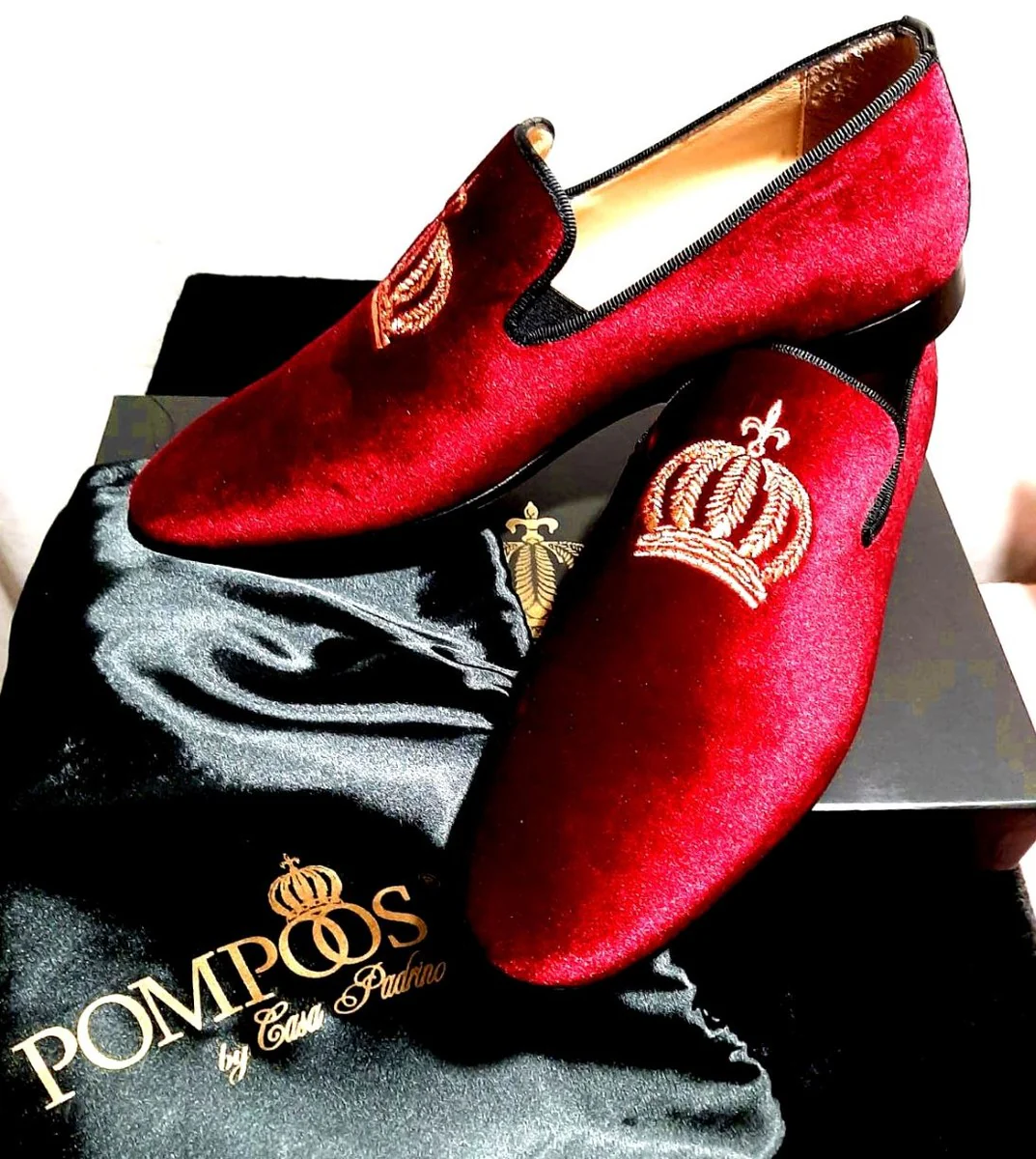 Pomp??s by Casa Padrino Zapatillas de Terciopelo de Lujo Corona Rojo Burdeos / Oro - Diferentes Tama?os de Zapatos - dise?ado por Harald Gl??ckler