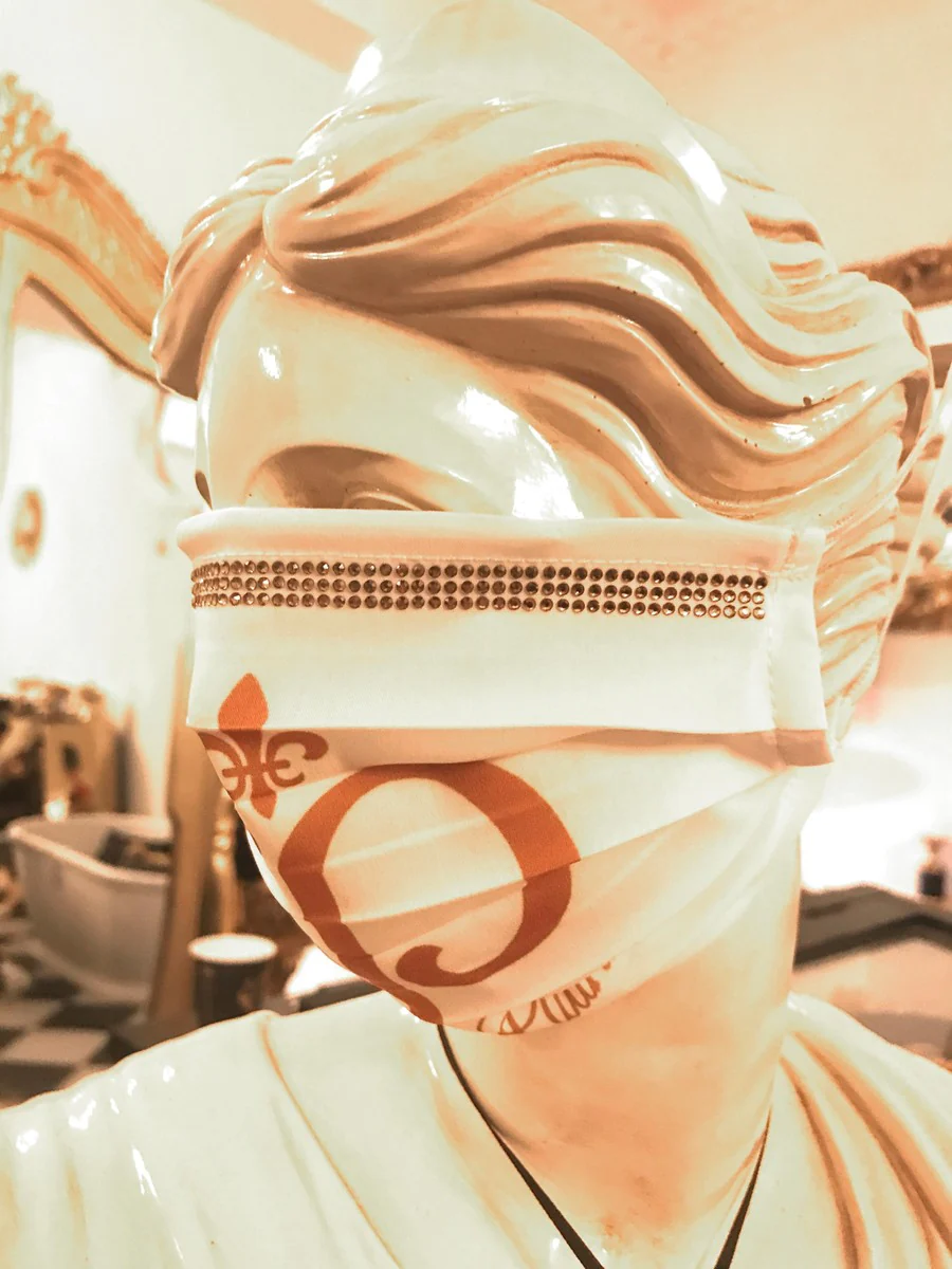 Casa Padrino Bling Bling Mask Blanco / Dorado - Máscara CP con pedrería dorada