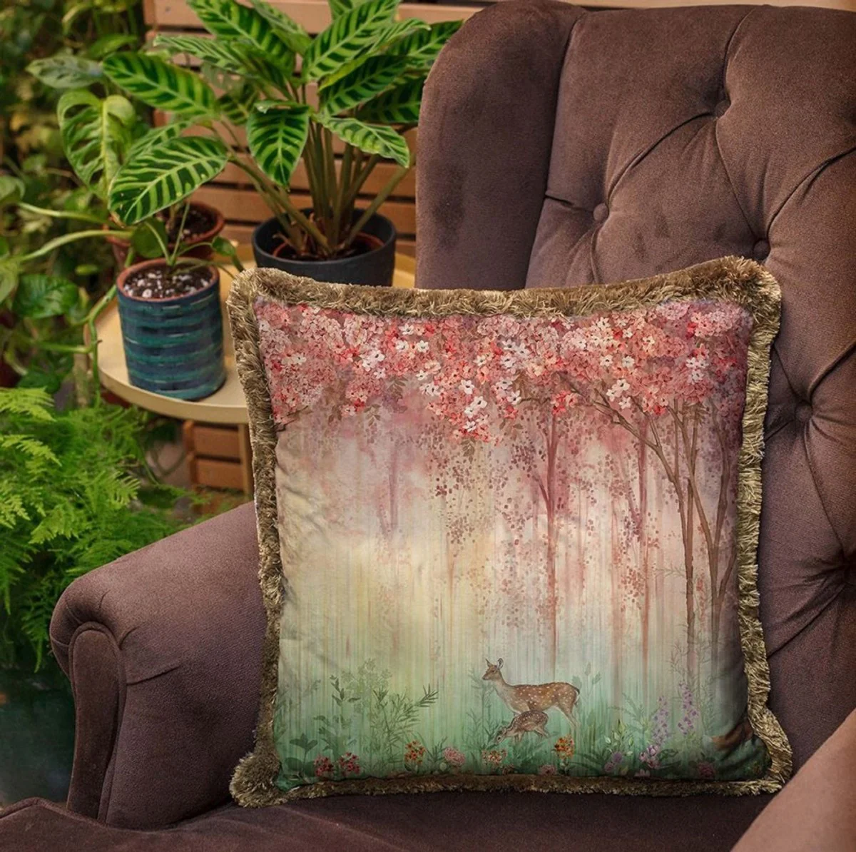 Casa Padrino cojín decorativa de lujo bosque y animales multicolor / marrón 45 x 45 cm - Almohada de terciopelo estampado con flecos - Accesorios decorativos de lujo