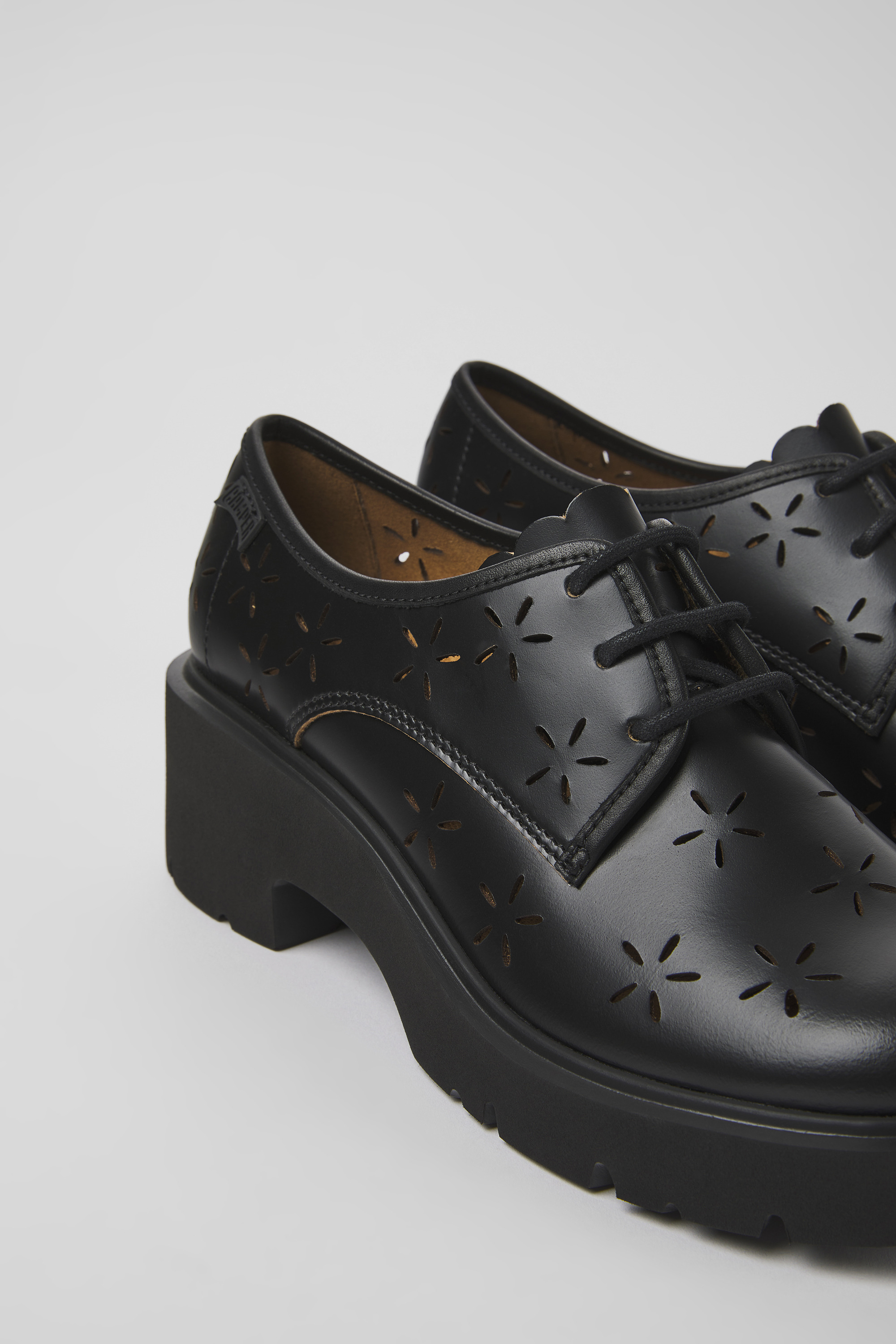 Milah - Black leather shoes for women