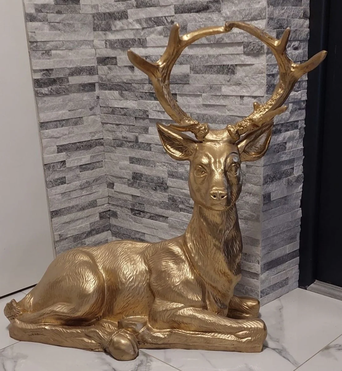 Casa Padrino escultura decorativa de lujo ciervo oro 67 x A. 75 cm - Decoración de salón - Decoración jardín - Figura decorativa animal - Escultura decorativa navideña - Figura decorativa navideña
