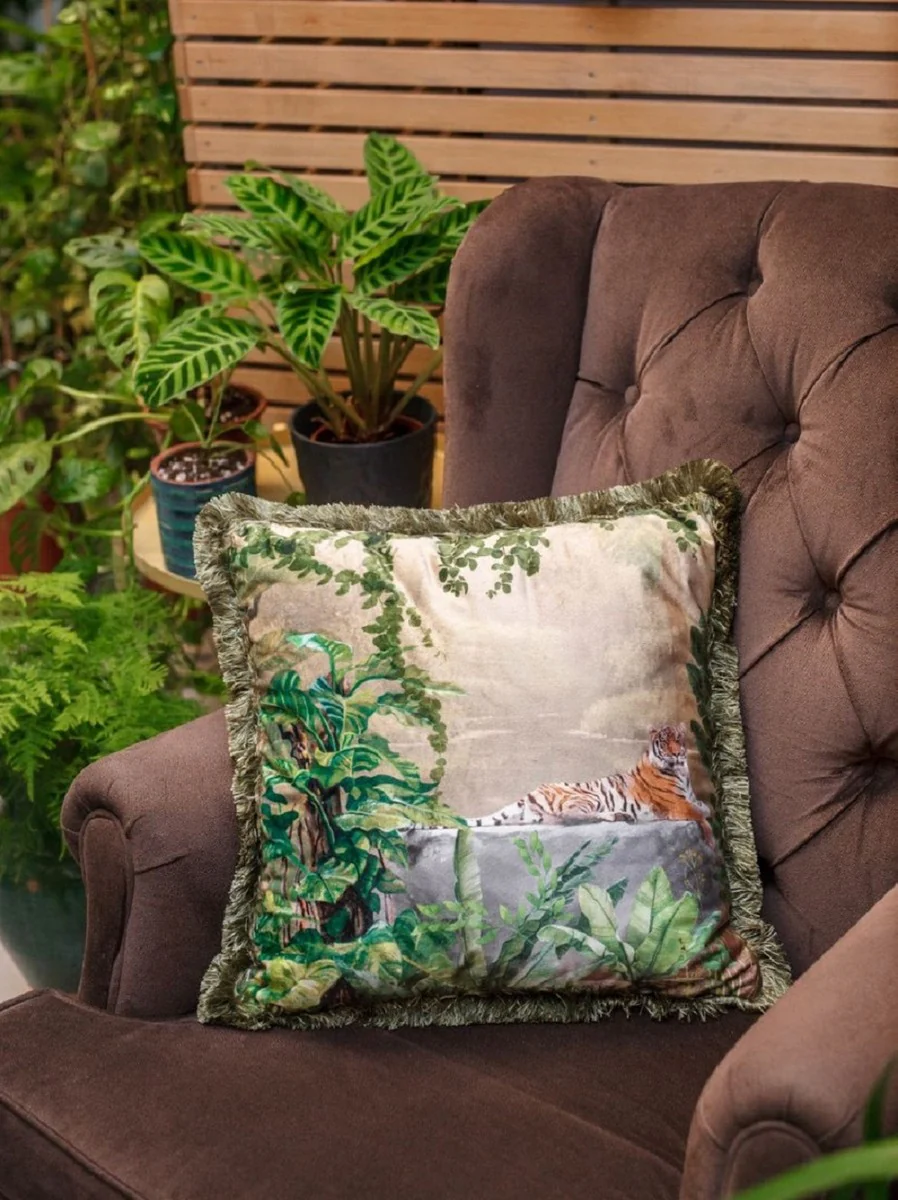 Casa Padrino almohada decorativa de lujo selva & tigre multicolor / verde 45 x 45 cm - Almohada de terciopelo estampada con flecos - Almohada decorativa noble - Colección de Lujo