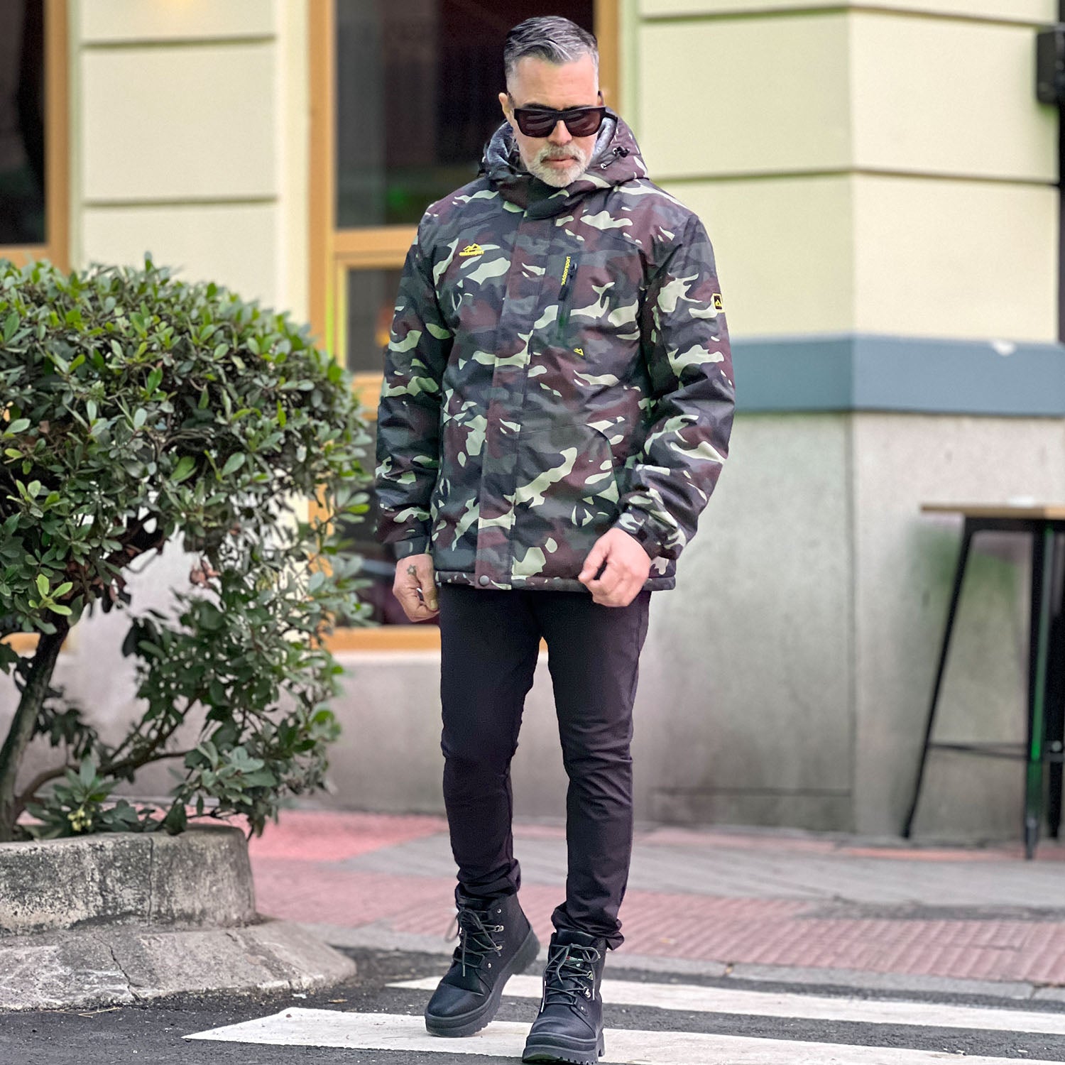 Men's Winter Jacket Water Repellent Ski Snow Jacket Warm Fleece Coat Parka Raincoats With Multi-Pockets