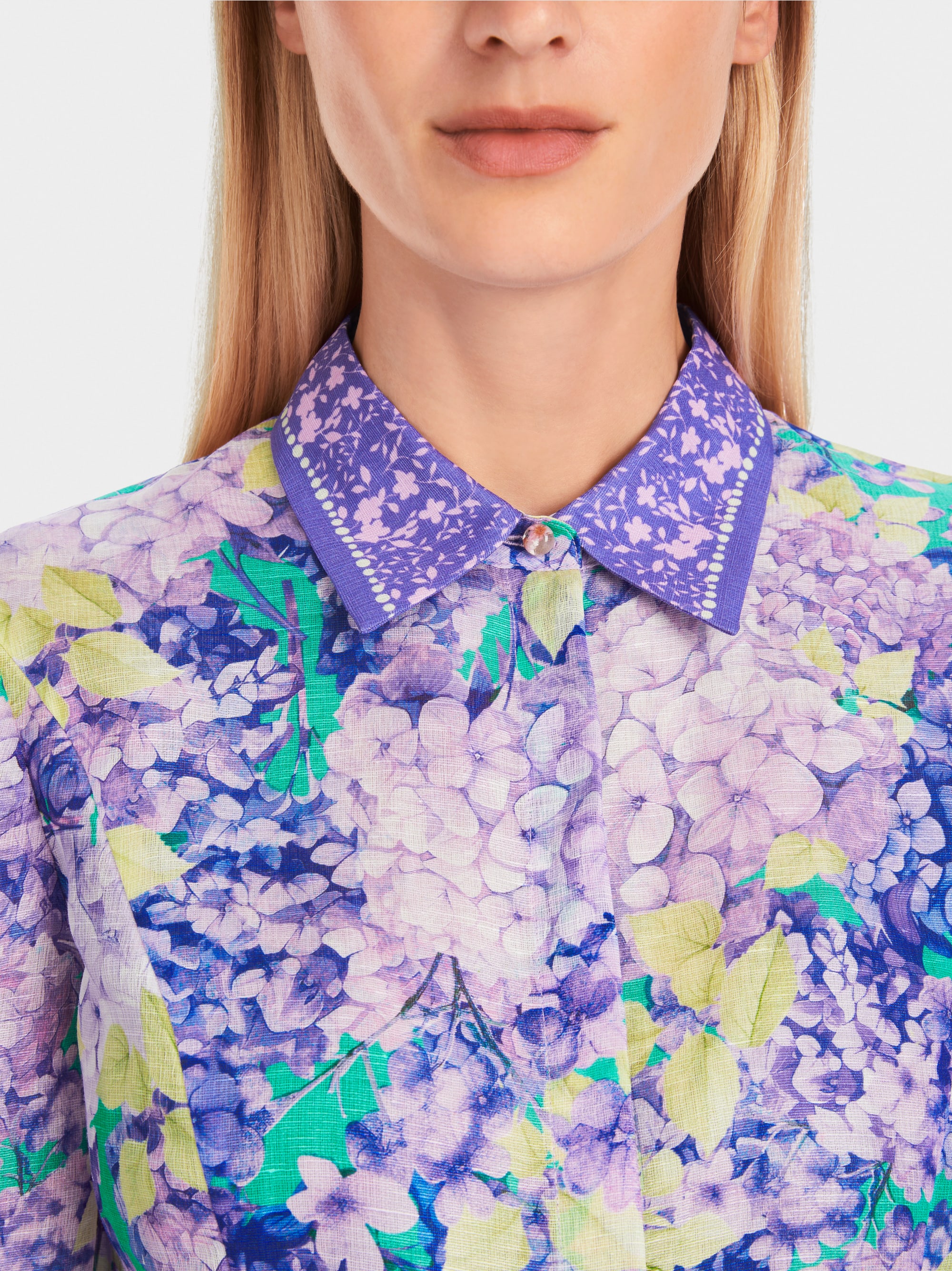 Marc-Cain Fitted blouse with floral print