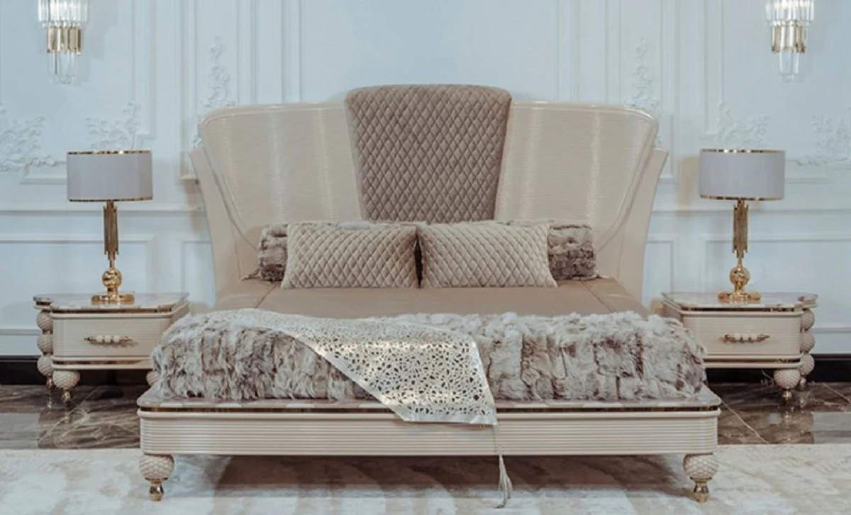 Casa Padrino Conjunto de Dormitorio Art Deco de Lujo Beige / Gris / Oro - 1 Cama Doble con Cabecero y 2 Mesas de Noche - Muebles de Dormitorio y de Hotel Art Deco - Colección de Lujo