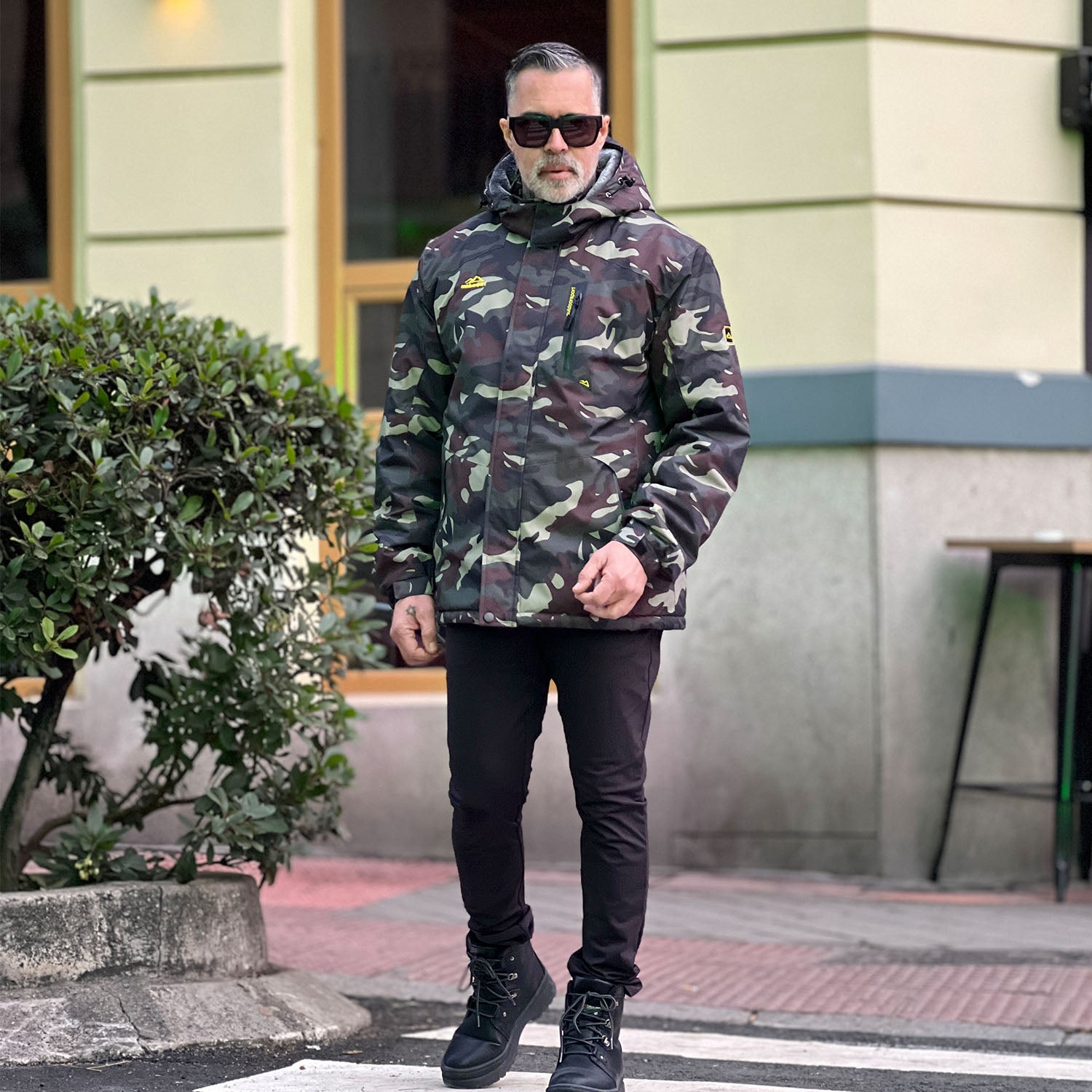 Men's Winter Jacket Water Repellent Ski Snow Jacket Warm Fleece Coat Parka Raincoats With Multi-Pockets