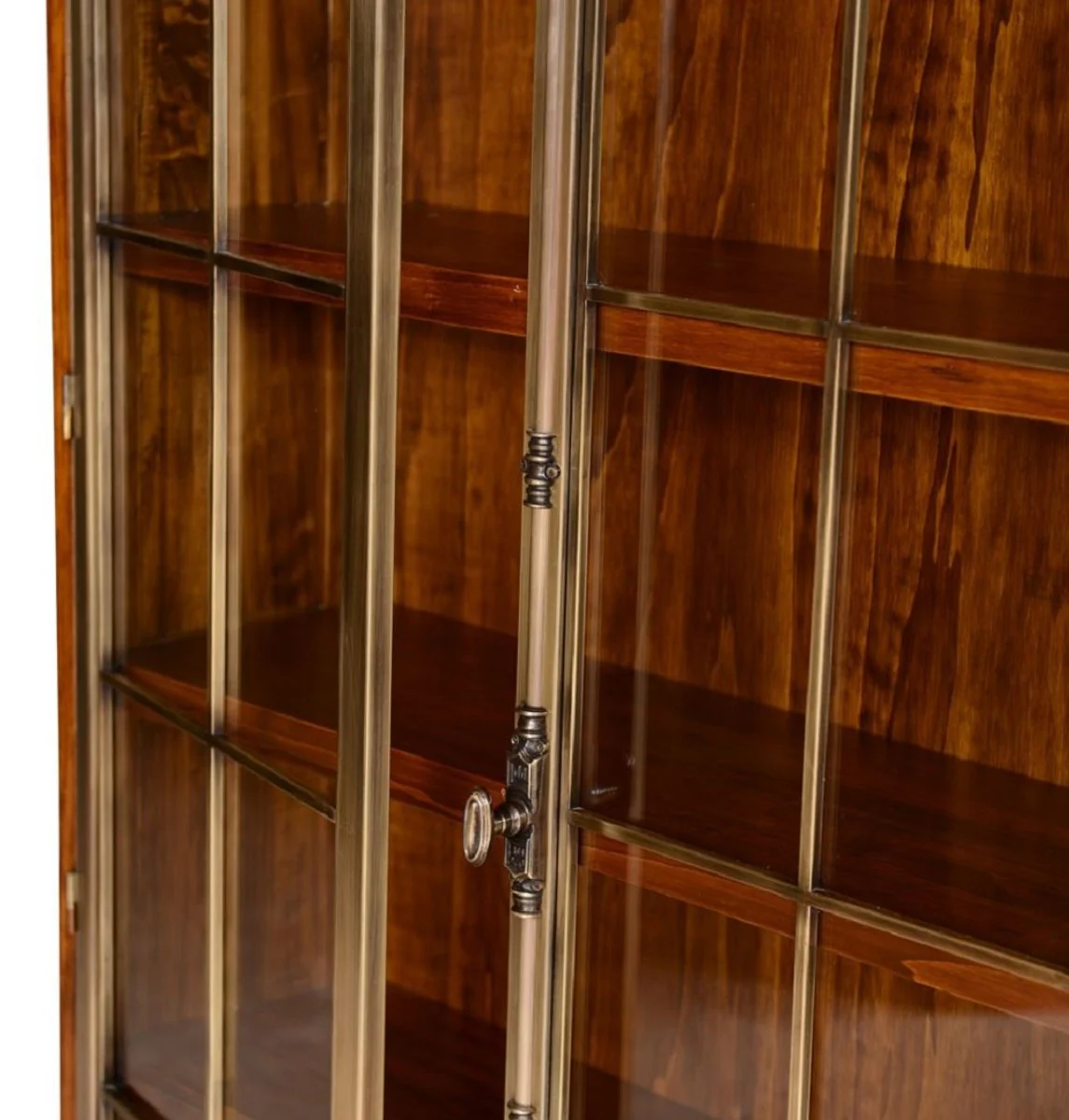 Casa Padrino vitrina de estilo vintage de lujo marrón / latón 105 x 34 x A. 185 cm - Vitrina de madera maciza con 2 puertas de vidrio y 2 cajones - Muebles de estilo vintage - Muebles de lujo