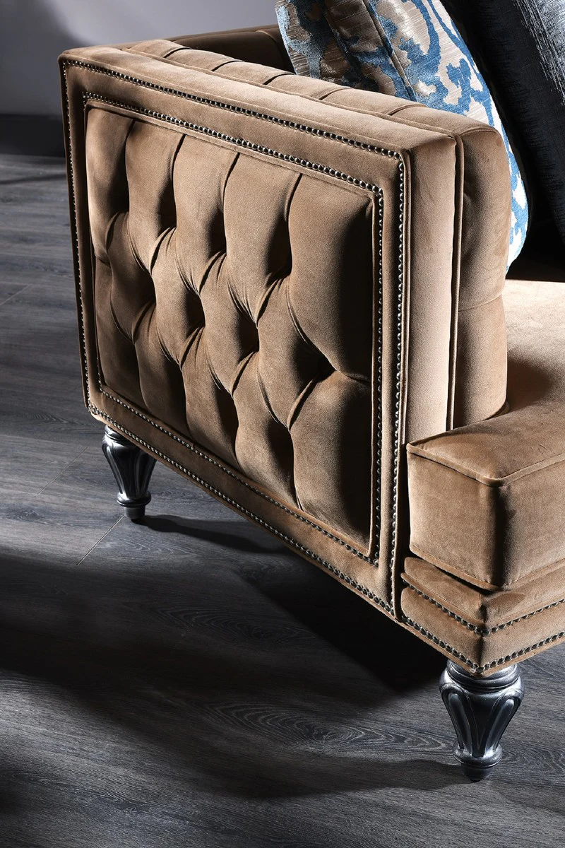 Casa Padrino Sof¨¢ Chesterfield Barroco de Lujo Beige / Plata 250 x 92 x H. 85 cm - Muebles Barrocos