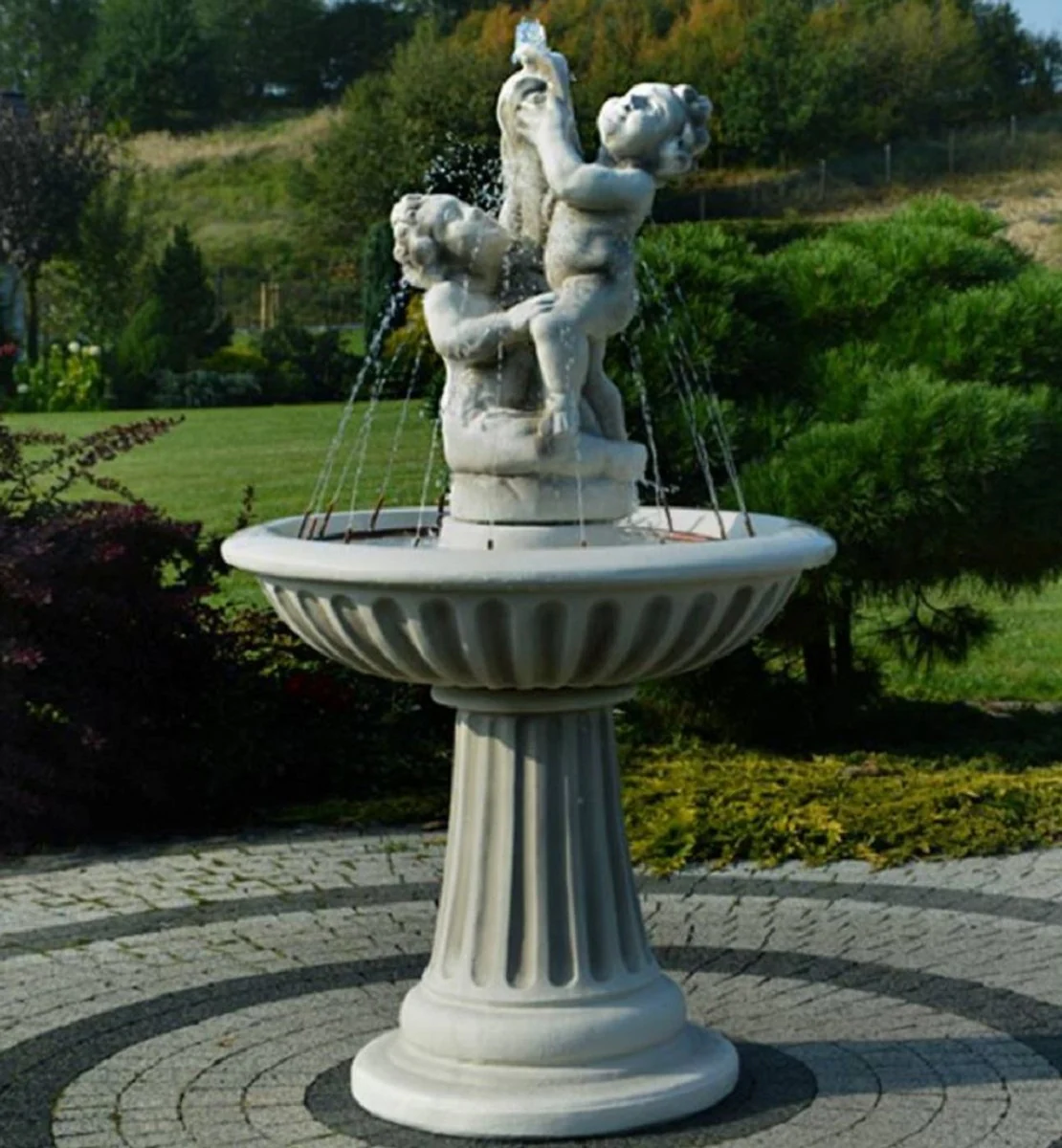 Casa Padrino fuente Art Nouveau niños con pescado gris Ø 92 x A. 161 cm - Magnífica Fuente de Jardín - Fuente de Decoración de Jardín - Accesorios de Decoración de Jardín Barroco y Art Nouveau