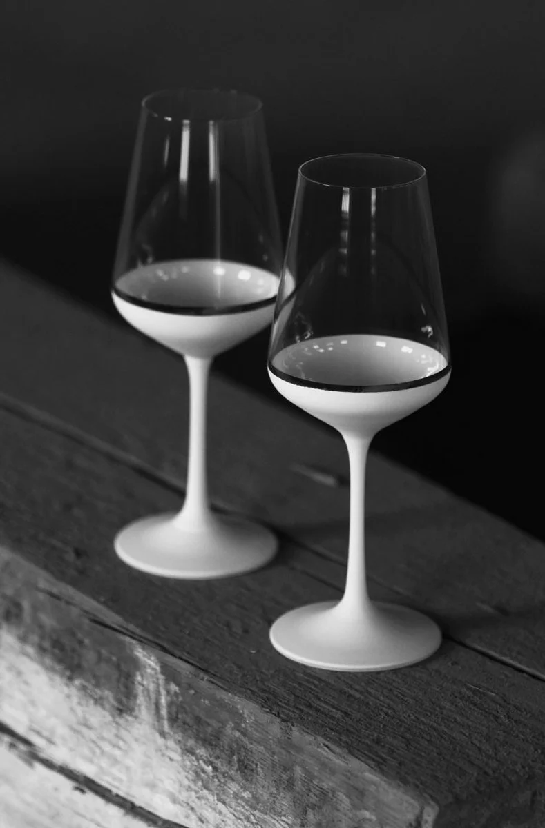 Casa Padrino conjunto de 6 copas de vino tinto de lujo blanco / plata ? 8,5 x A. 24 cm - Copas de vino hechas y pintadas a mano - Accesorios para Hoteles y Restaurantes - Calidad de Lujo