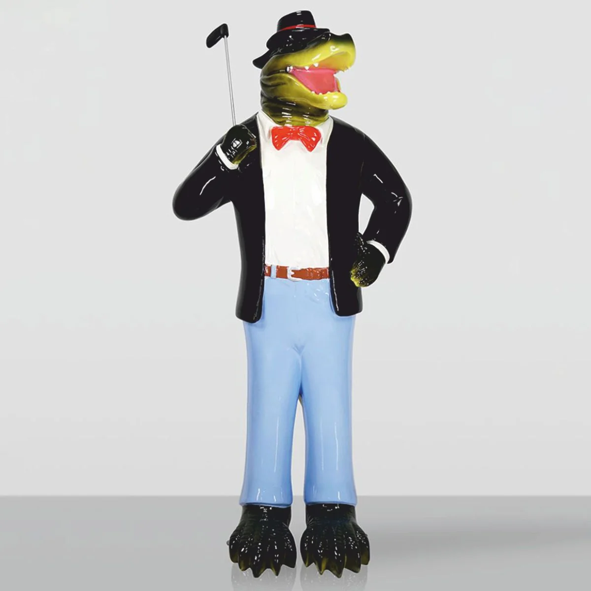 Casa Padrino escultura decorativa XXL cocodrilo con traje y palo de golf colorido A. 172 cm