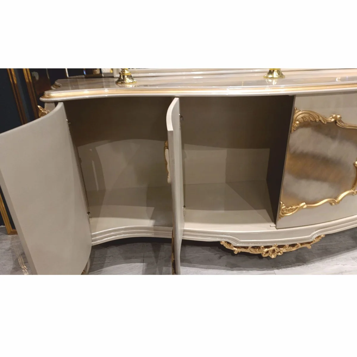 Casa Padrino aparador barroco de lujo con 4 puertas gris / oro 226 cm - Muebles de estilo barroco