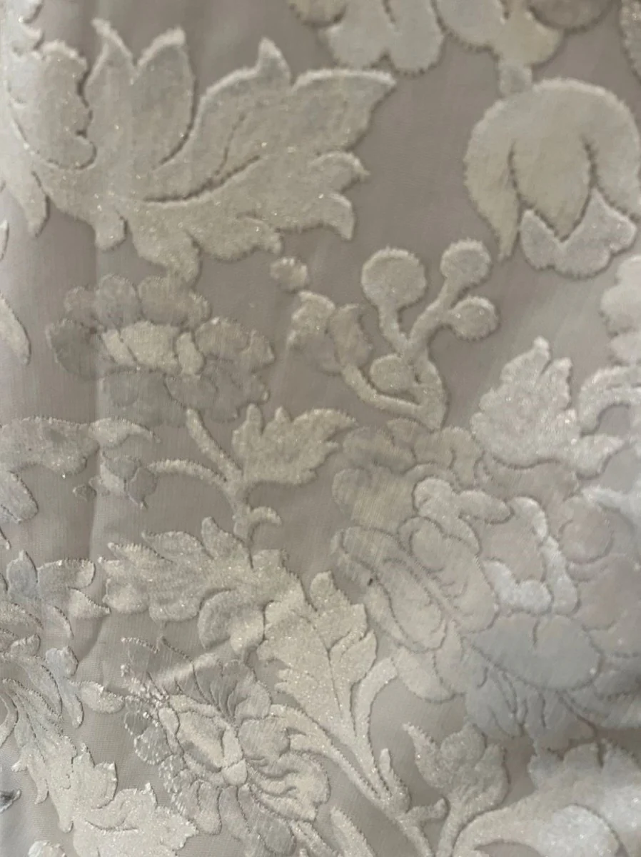 Manta de lujo Pomp??s de Casa Padrino crema patr¨®n de Harald Gl??ckler con un noble tejido de patr¨®n de ramo