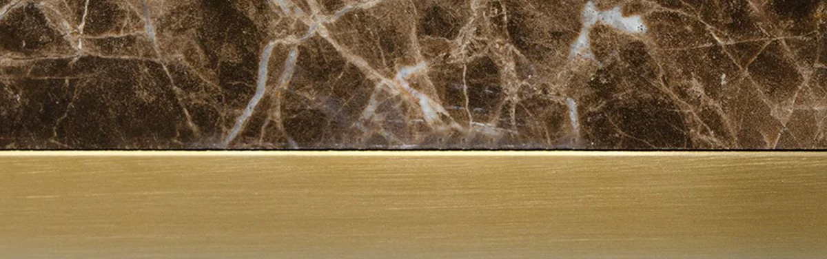 Casa Padrino mesa auxiliar de m¨¢rmol negro-gris y con pedestal dorado 40 x 40 x H. 50 cm - Deco de la Sala de Estar de Lujo