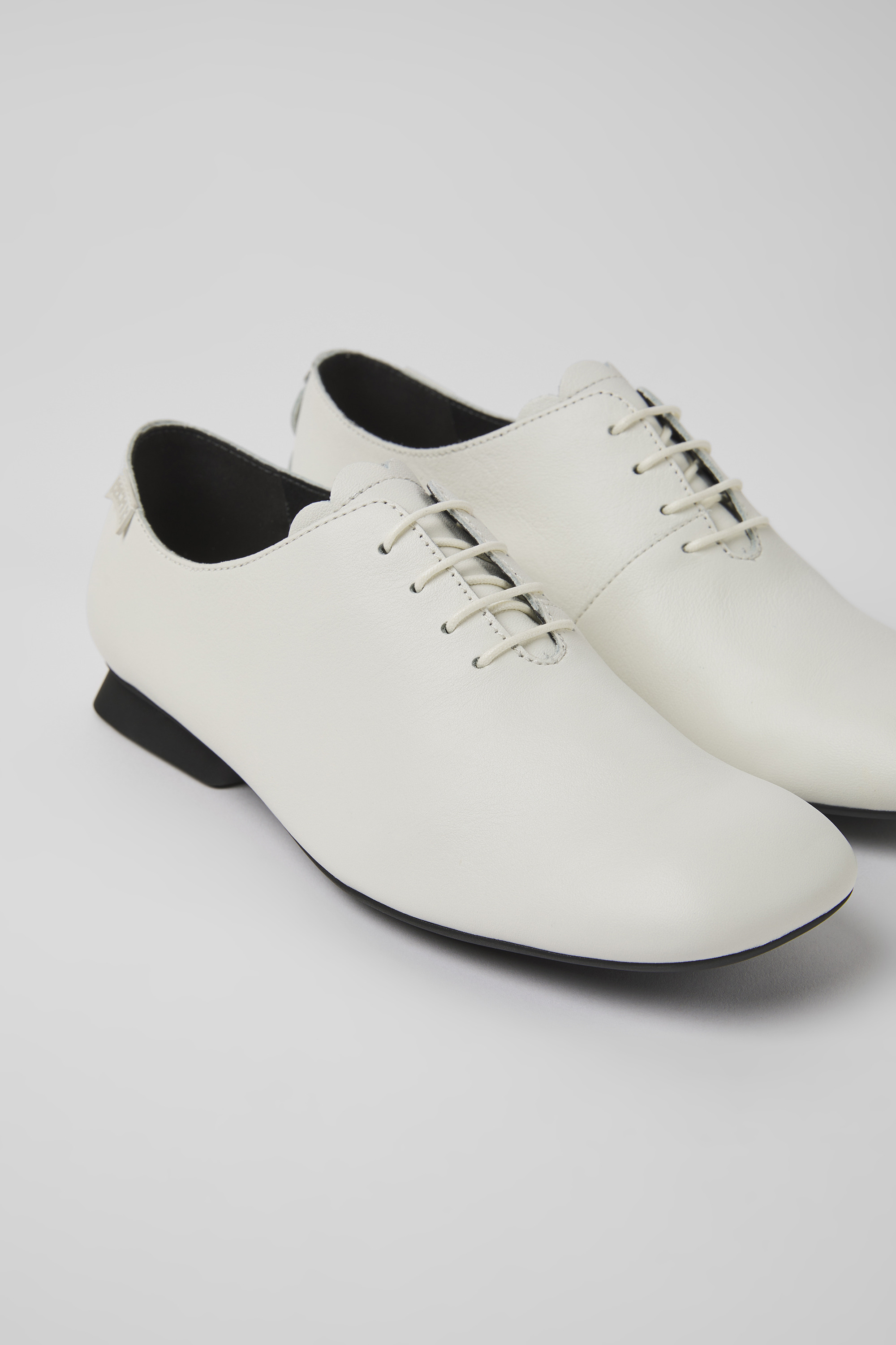 Casi Myra - White leather shoes for women