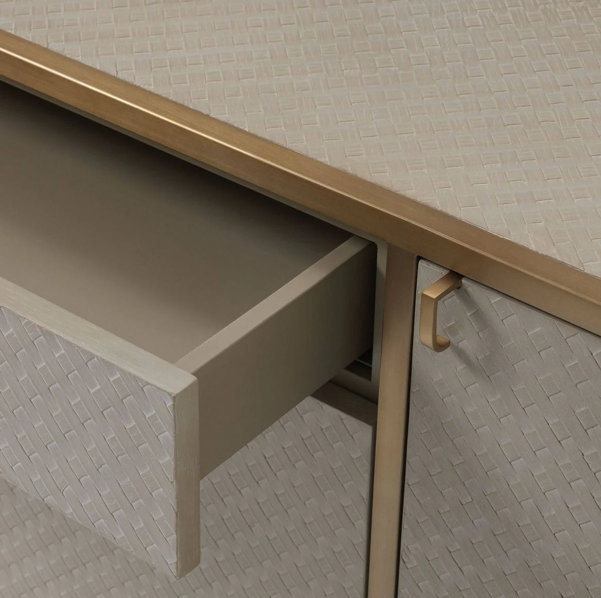 Casa Padrino c¨®moda de lujo con 4 puertas y caj¨®n beige / lat¨®n 170 x 46 x A. 75 cm - Aparador - Armario - Muebles de lujo - Calidad de Lujo