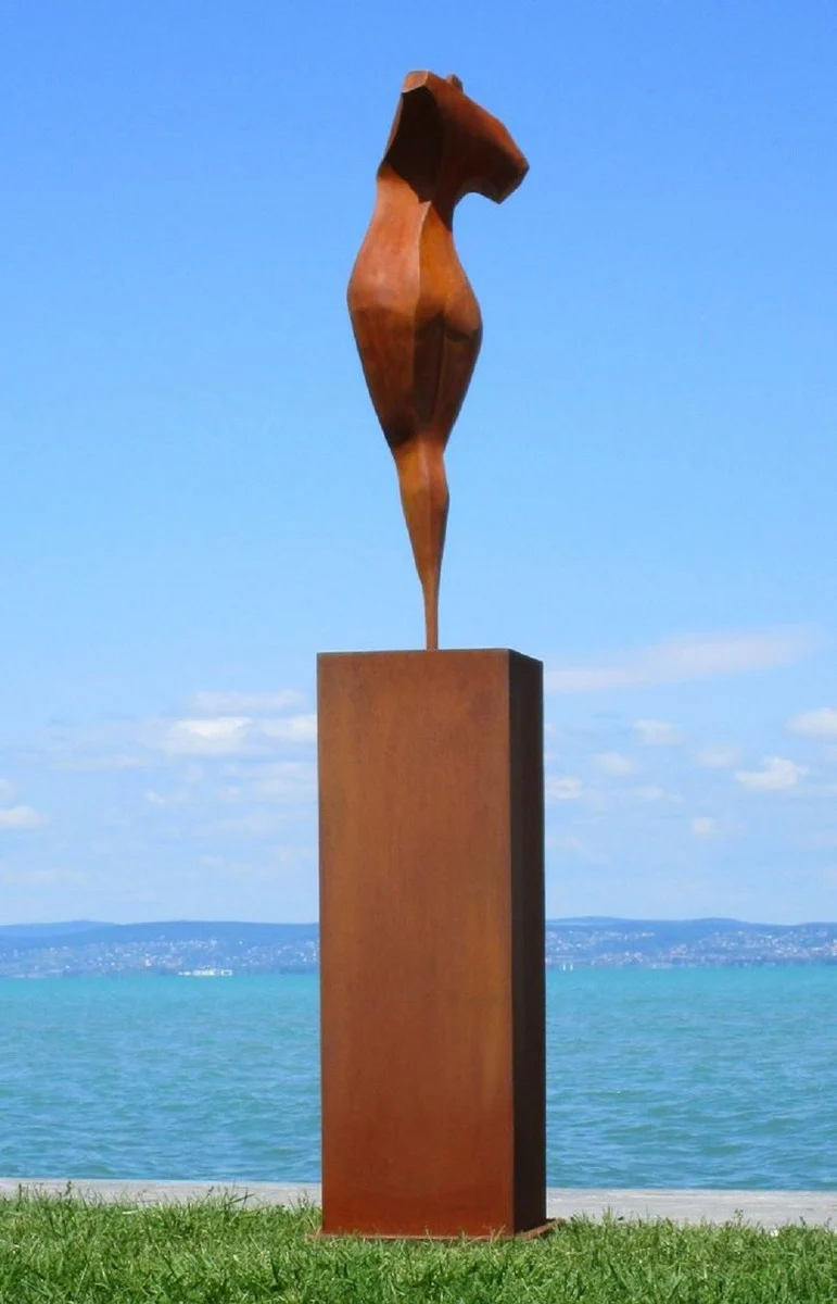 Casa Padrino escultura de metal de decoraci¨®n de jard¨ªn XXL mujer sobre columna ¨®xido A. 205 cm