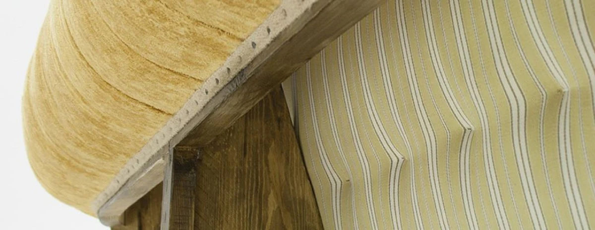 Casa Padrino sof¨¢ Chesterfield de lujo amarillo / beige / marr¨®n 215 x 100 x A. 72 cm - Sof¨¢ de sal¨®n - Muebles de sal¨®n - Muebles Chesterfield - Muebles de lujo - Interior de sal¨®n