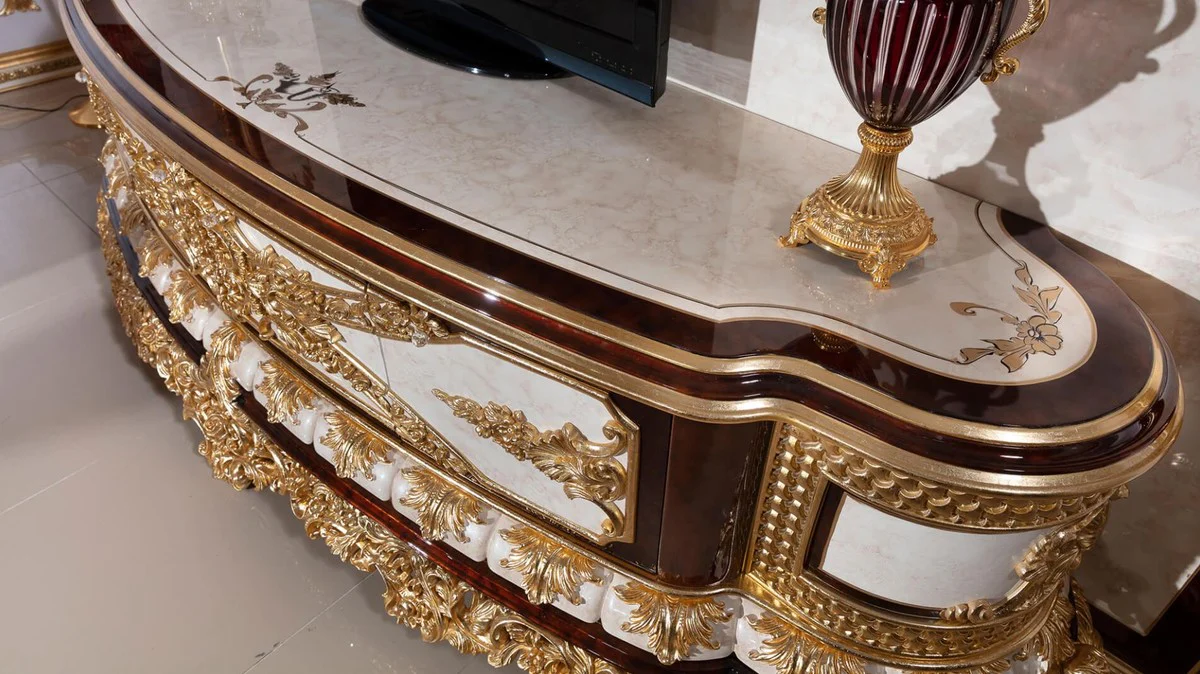 Casa Padrino armario de TV barroco de lujo blanco / marrón / oro - Magnífico aparador de salón con pared trasera - Muebles de salón barrocos - Noble y Magnífico