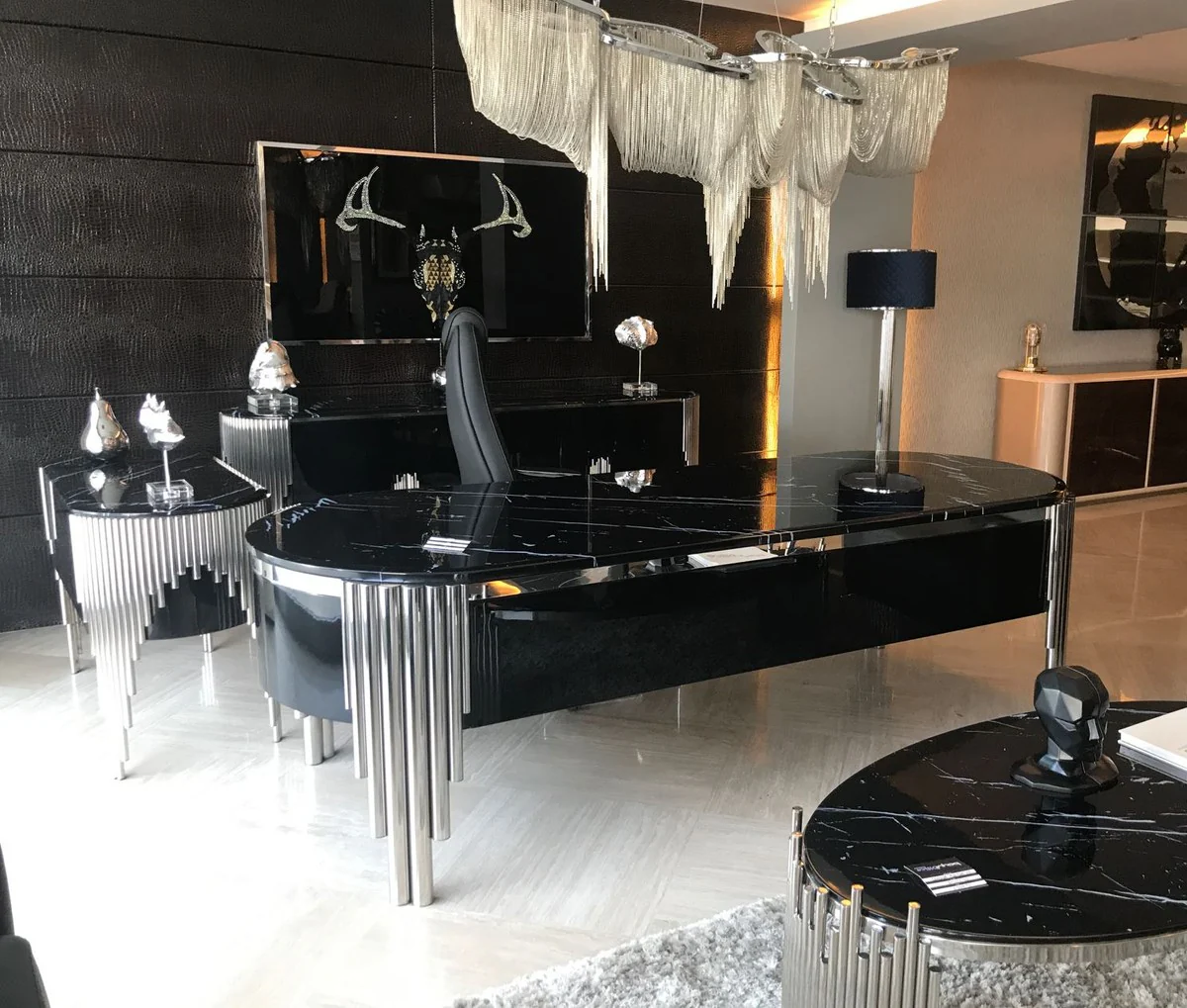 Casa Padrino escritorio de lujo con tablero de m¨¢rmol artificial negro / plata 260 cm - Muebles de oficina de lujo