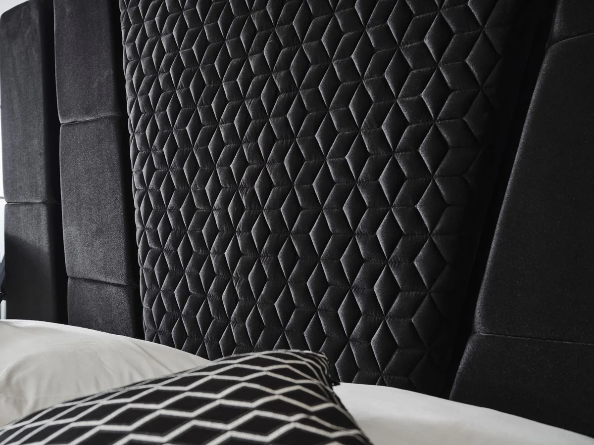 Casa Padrino Conjunto de Dormitorio Art Deco de Lujo Negro / Blanco / Bronce - 1 Cama Matrimonial con Cabecero y 2 Mesitas de Noche - Muebles de Dormitorio - Muebles Art Deco - Muebles de Lujo