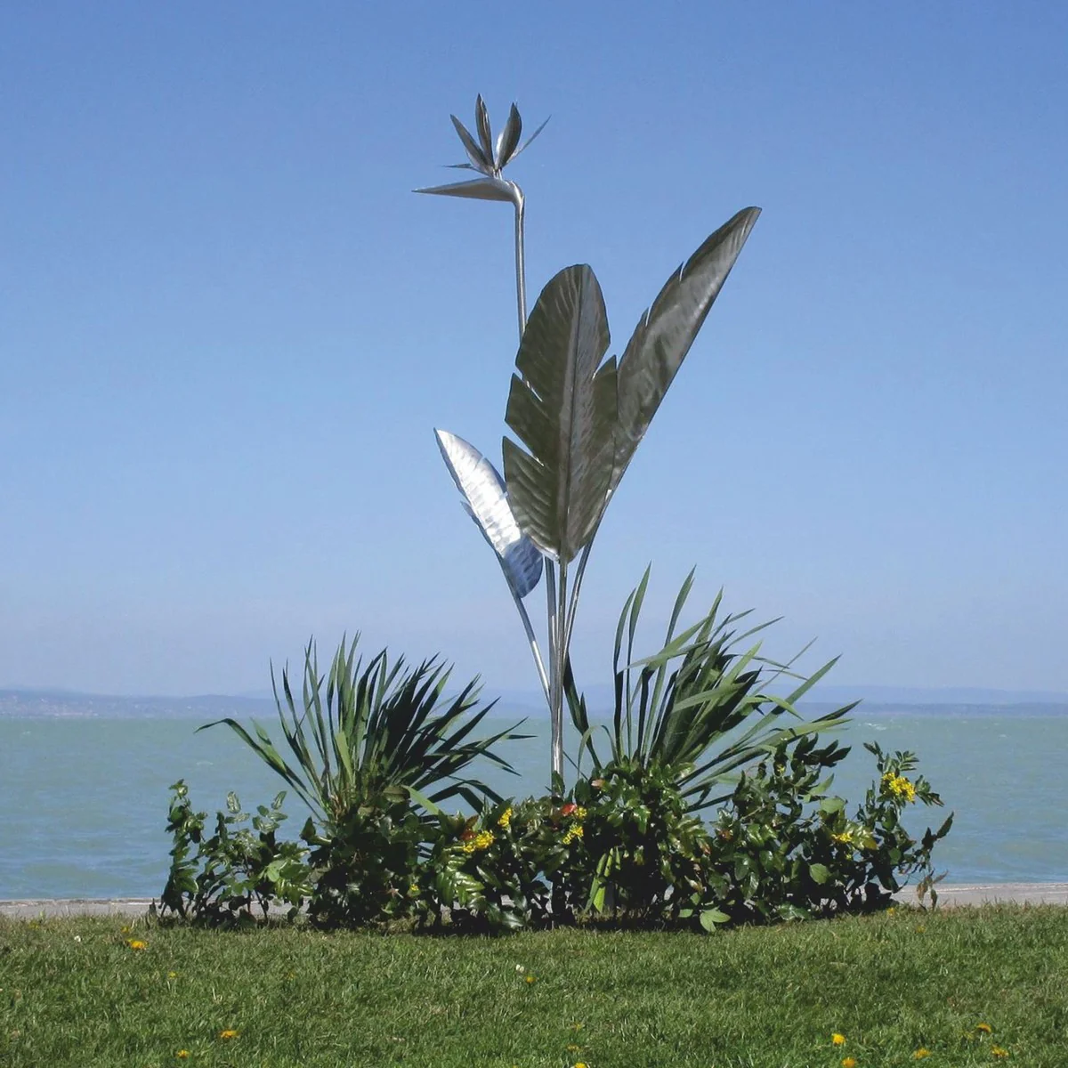 Casa Padrino escultura decorativa de jard¨ªn de acero inoxidable de lujo planta plata A. 205 cm