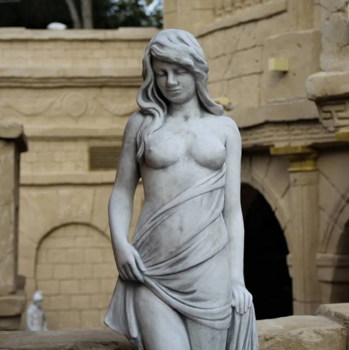 Casa Padrino Escultura de Decoración de Jardín Art Nouveau Mujer Gris A. 150 cm - Elegante Decoración de Jardín Figura - Accesorios de Decoración de Jardín Barrocos y Art Nouveau