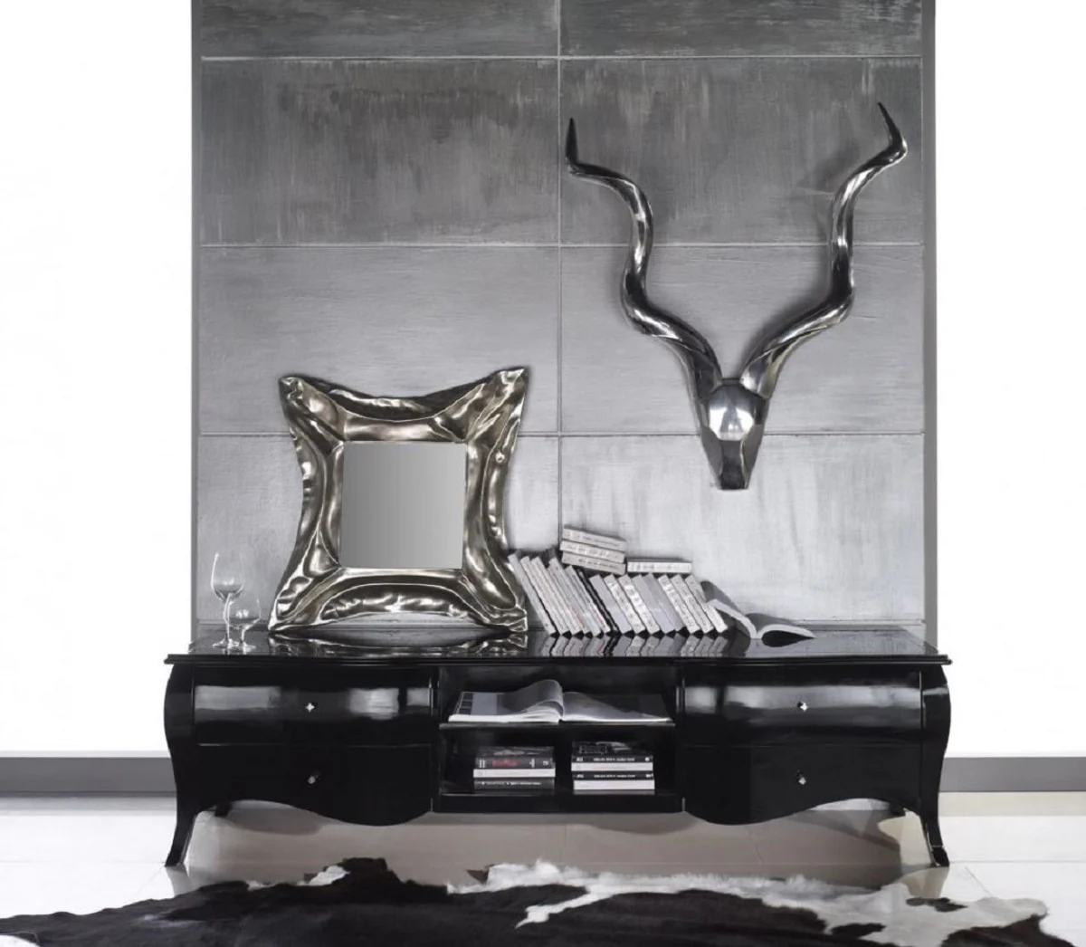 Casa Padrino gabinete de TV barroco de lujo negro alto brillo - Aparador de madera maciza hecho a mano con 4 cajones - Muebles de lujo en estilo barroco - Muebles barrocos - Noble y Magn¨ªfico