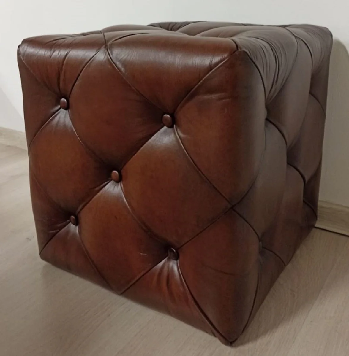 Casa Padrino Taburete de Cuero Chesterfield de Lujo Marron Oscuro Vintage 40 x 40 x A. 45 cm - Reposapi¨¦s de Cuero - Taburete Cubo de Cuero - Muebles de Cuero Genuina - Muebles de Lujo